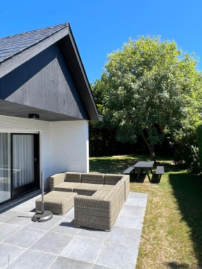 Holiday villa with garden close to the beach